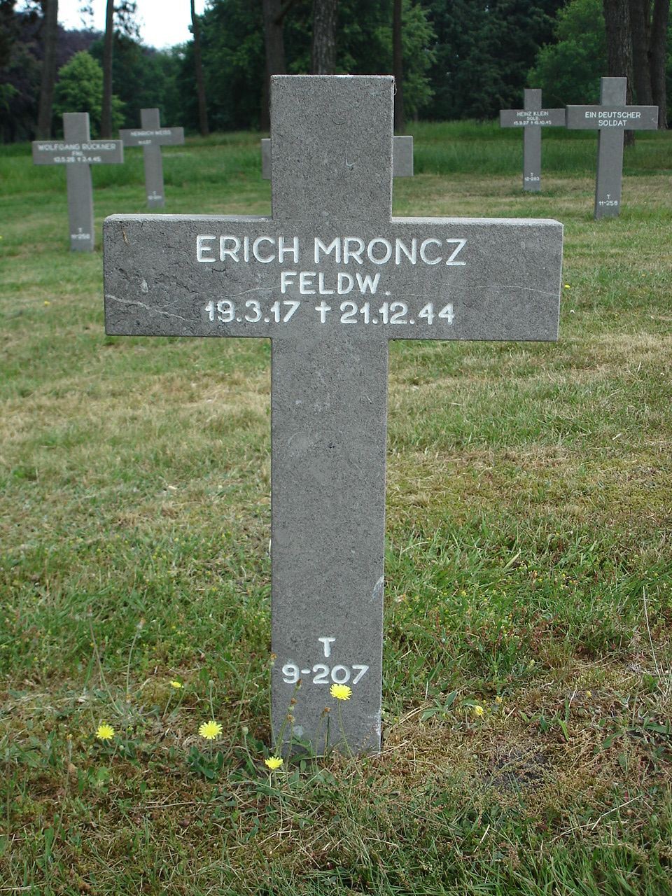 Erich Mroncz Erich Mroncz