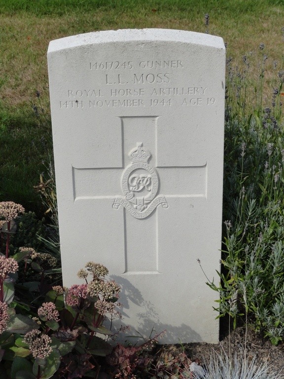 Leonard Leslie Moss Leonard Leslie Moss